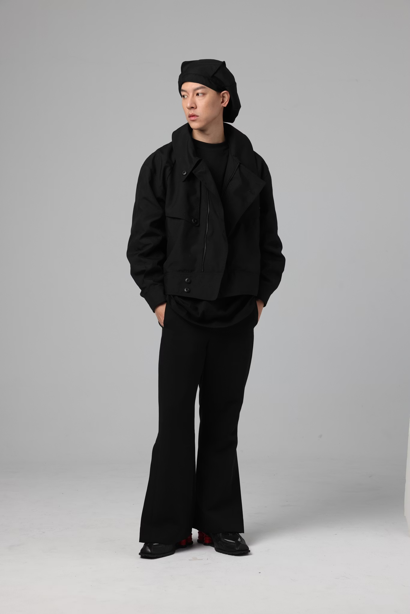 INCODER_BUG Detail pleated flared pants