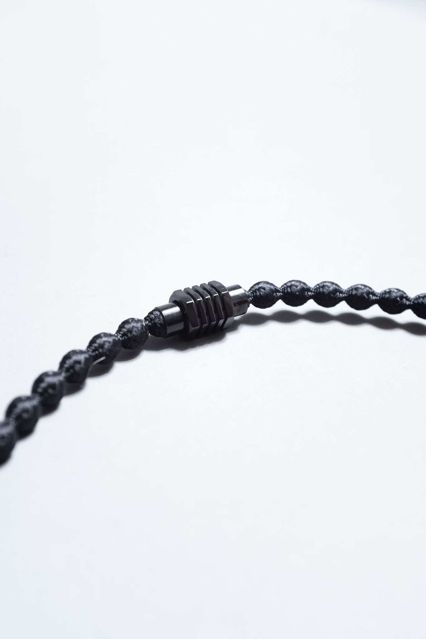 INCODER_iN Necklace-SPINE