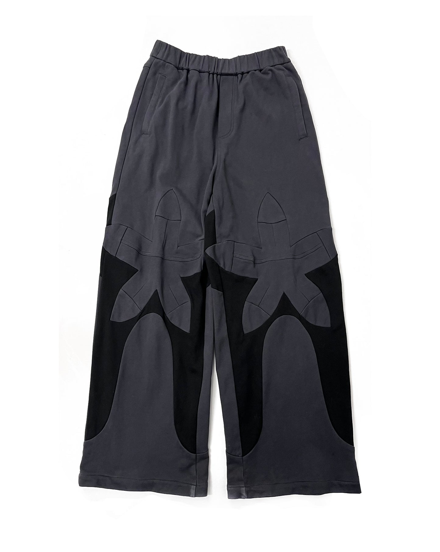 ALA TIANAN_FLOWER KNEE SWEATPANTS (Black)