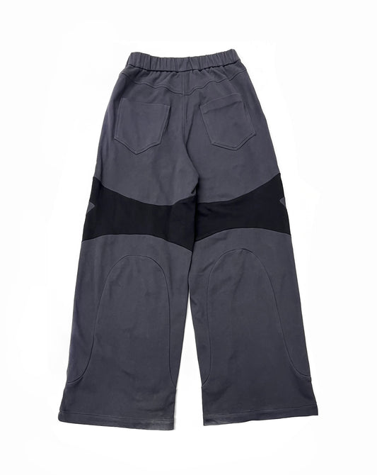 ALA TIANAN_FLOWER KNEE SWEATPANTS (Black)