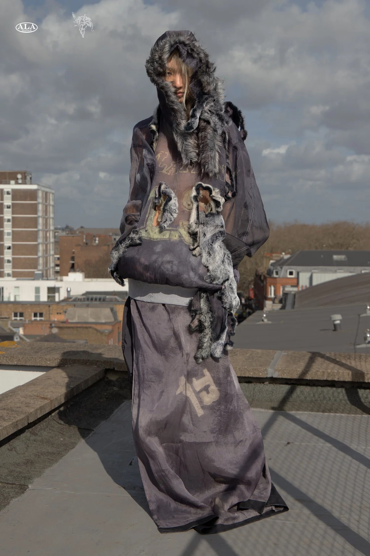 ALA TIANAN_Hand-Embroidered Fur Trim Silk Hoodie
