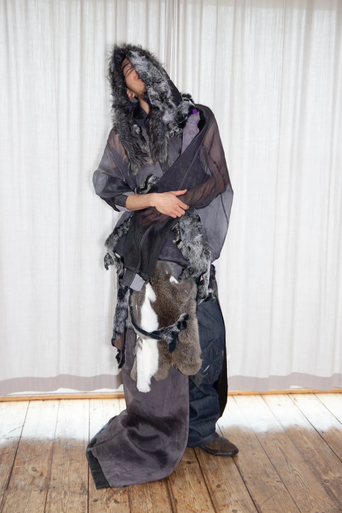 ALA TIANAN_Hand-Embroidered Fur Trim Silk Hoodie