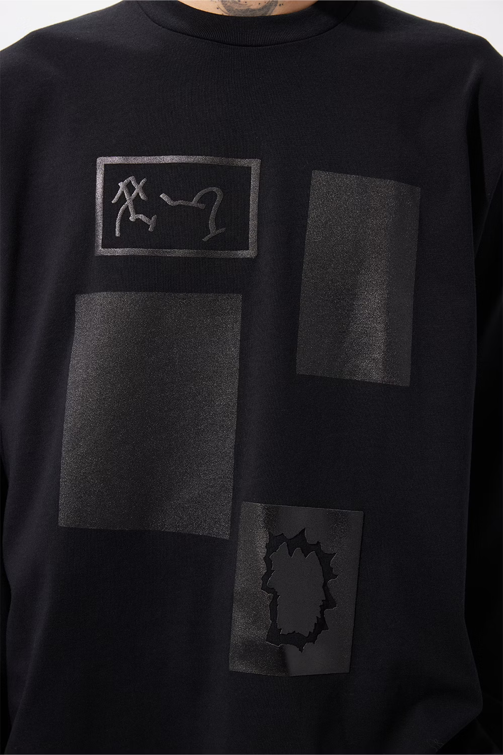LOOSEJOINTS_TOMOO GOKITA - 'The Museum of Modern Art' L/S TEE (Black)