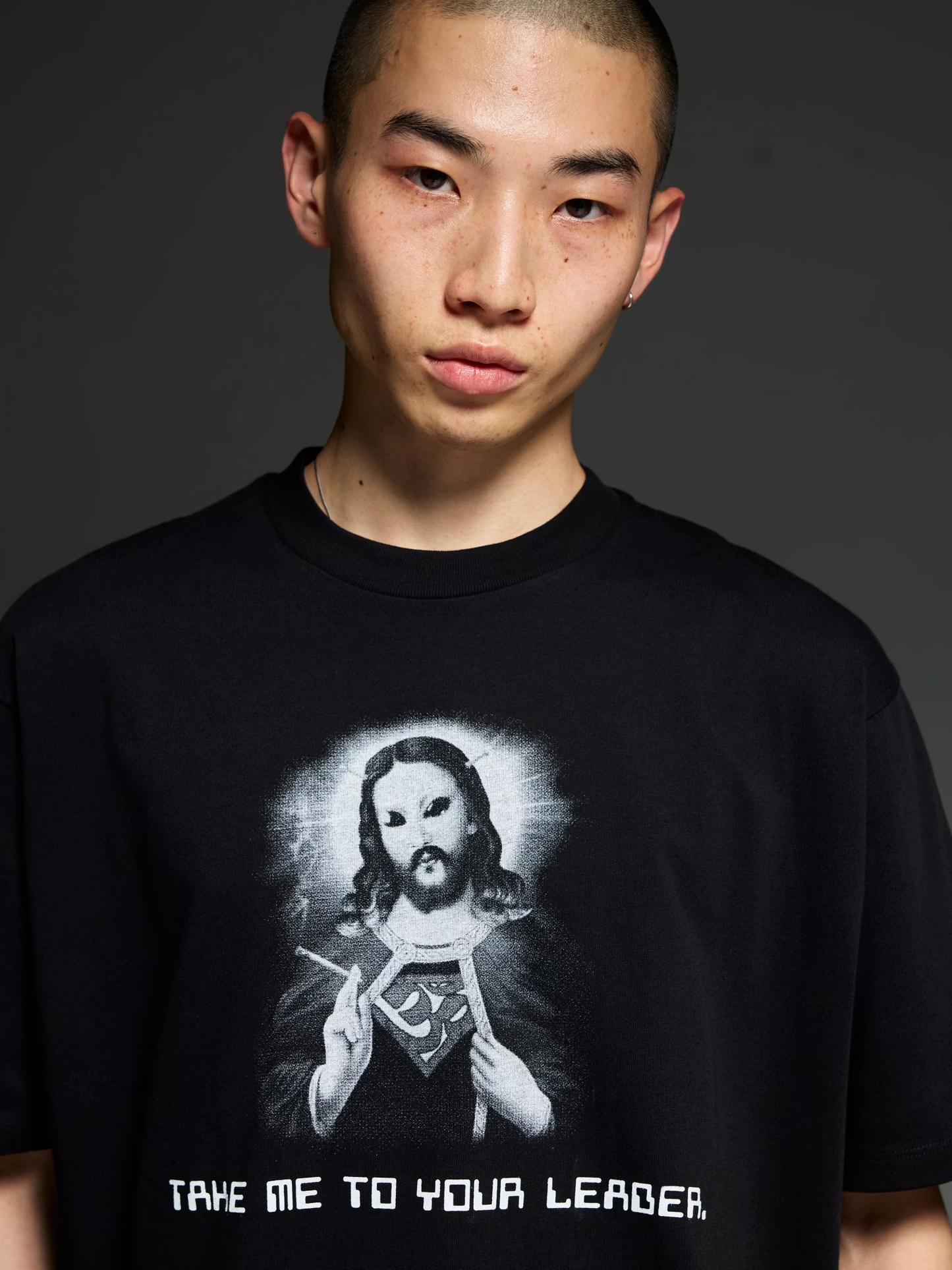 LOOSEJOINTS_YUSHI - 'THE NEXT LEADER' S/S TEE (Black)