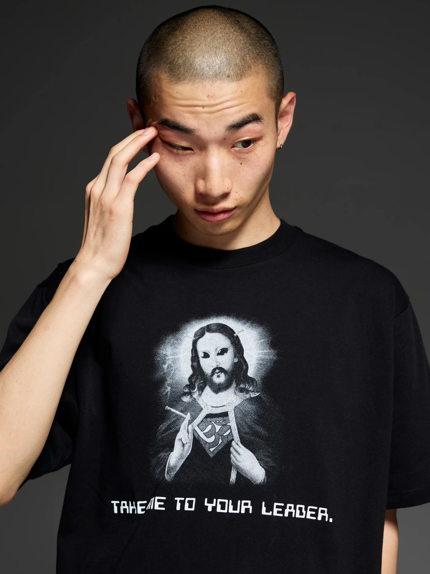 LOOSEJOINTS_YUSHI - 'THE NEXT LEADER' S/S TEE (Black)