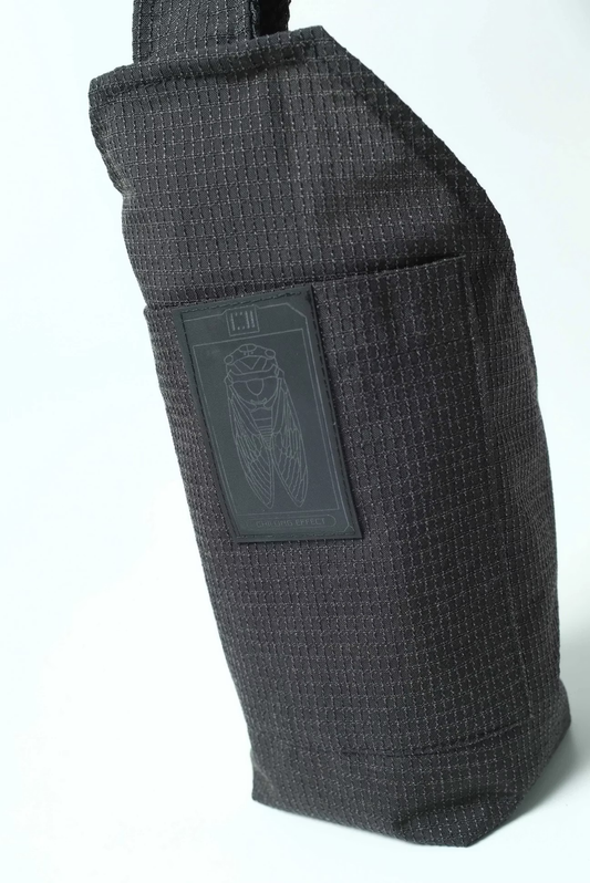 INCODER_ Larvae 2-way Kettle Bag