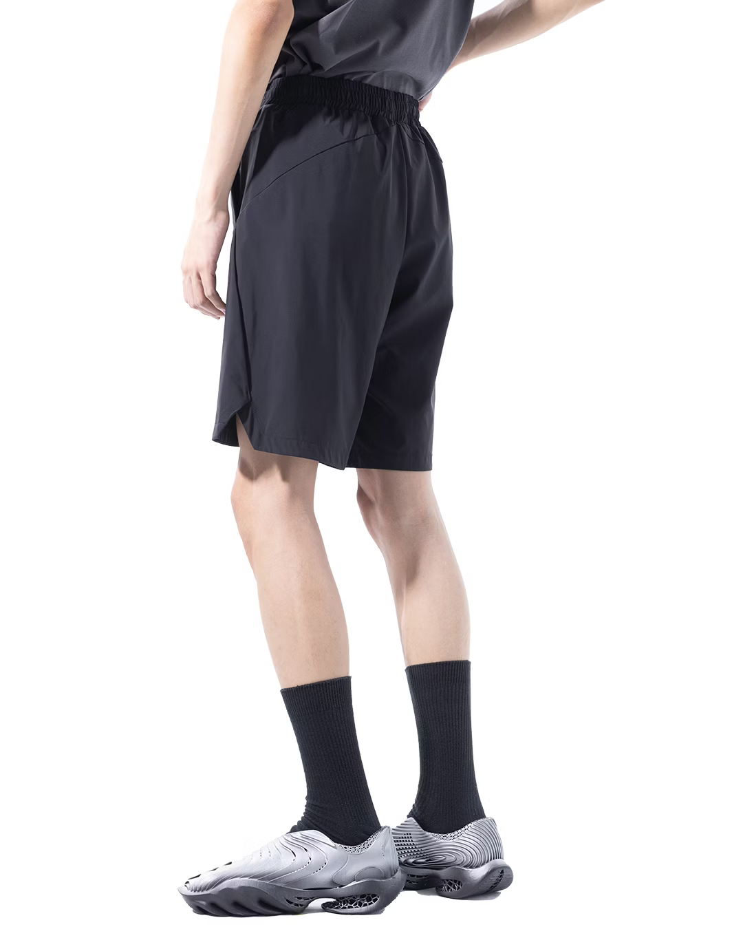 NOUVEAU PROJECT_INTERLUDE S/S TRAINING SHORTS (Black)