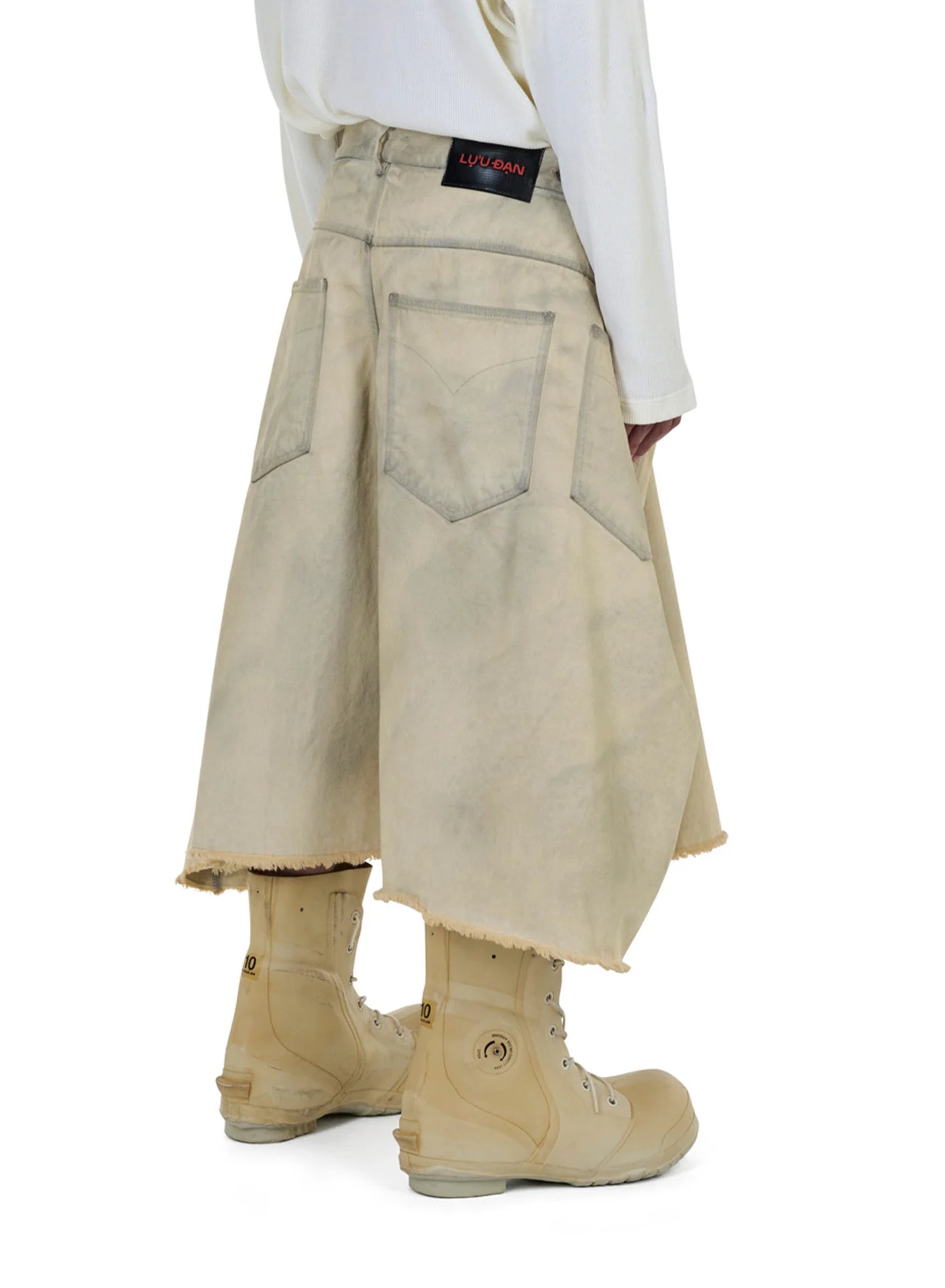 LU'U DAN_MAXI SHORTS (Washed Denim)