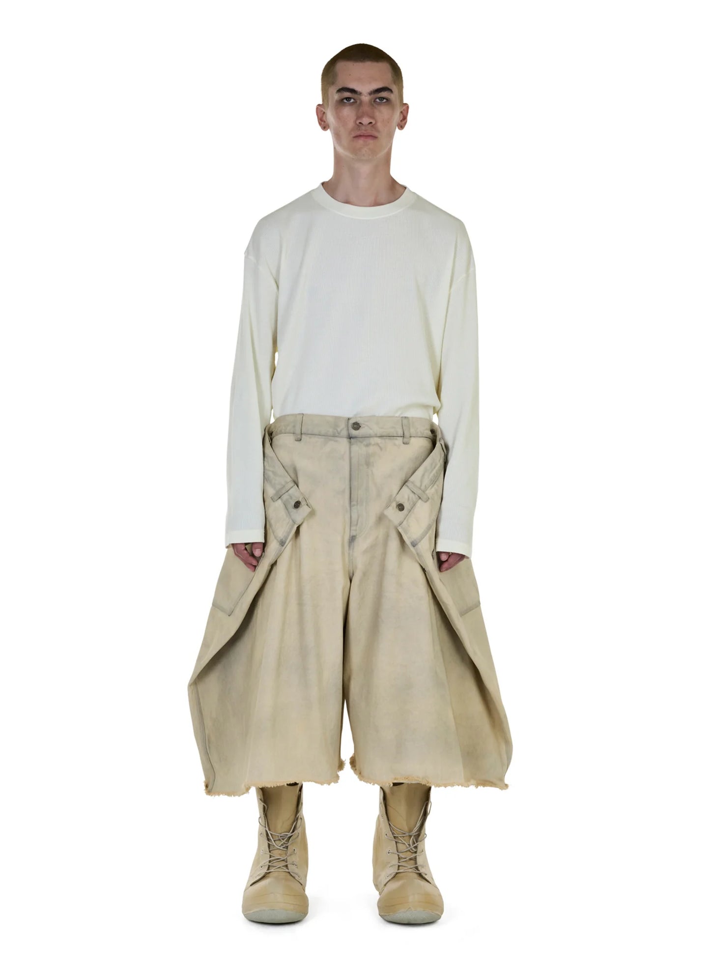 LU'U DAN_MAXI SHORTS (Washed Denim)