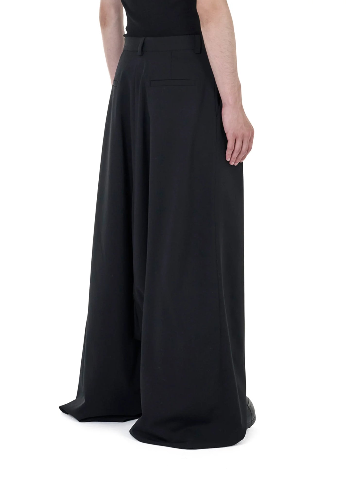 LU'U DAN_LOWLINE TROUSERS (Black)