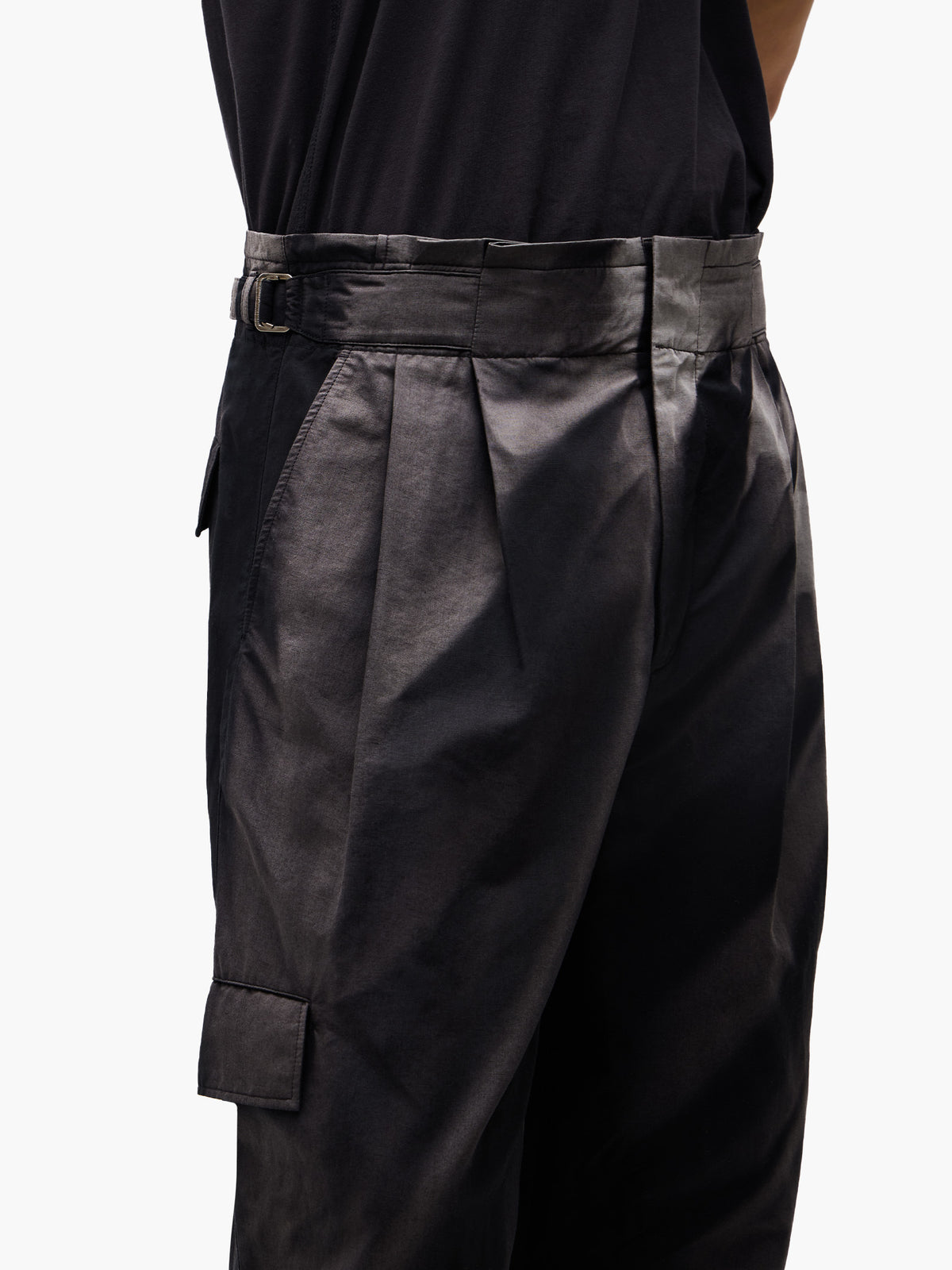 JiyongKim_Sun-Bleached Pleated Trousers (Black)