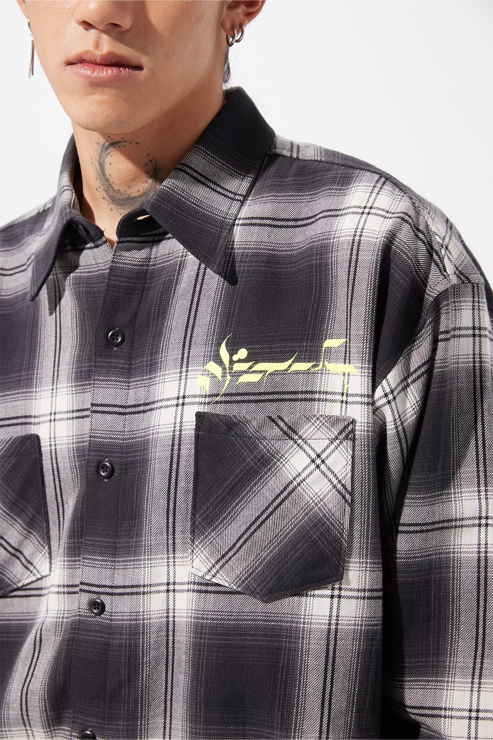 LOOSEJOINTS_loosejoints≒RAFU - GUCCIMAZE - 'Joints' Fluo printed Flannel shirt  (Black)