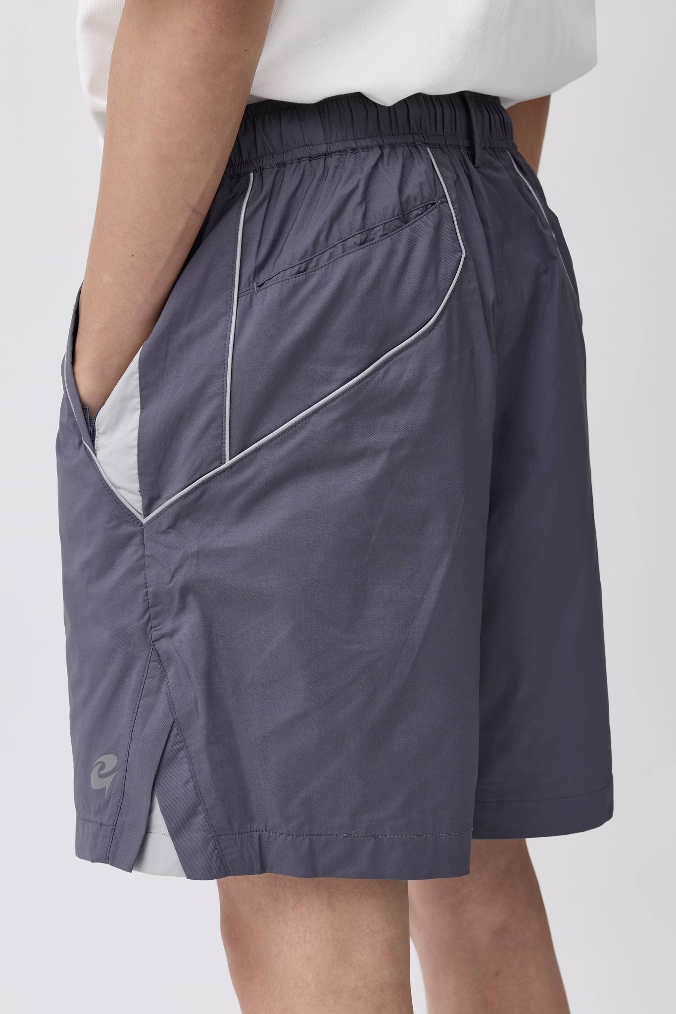 EQUALNEAR_C&G Logo Sport Shorts (Gray)