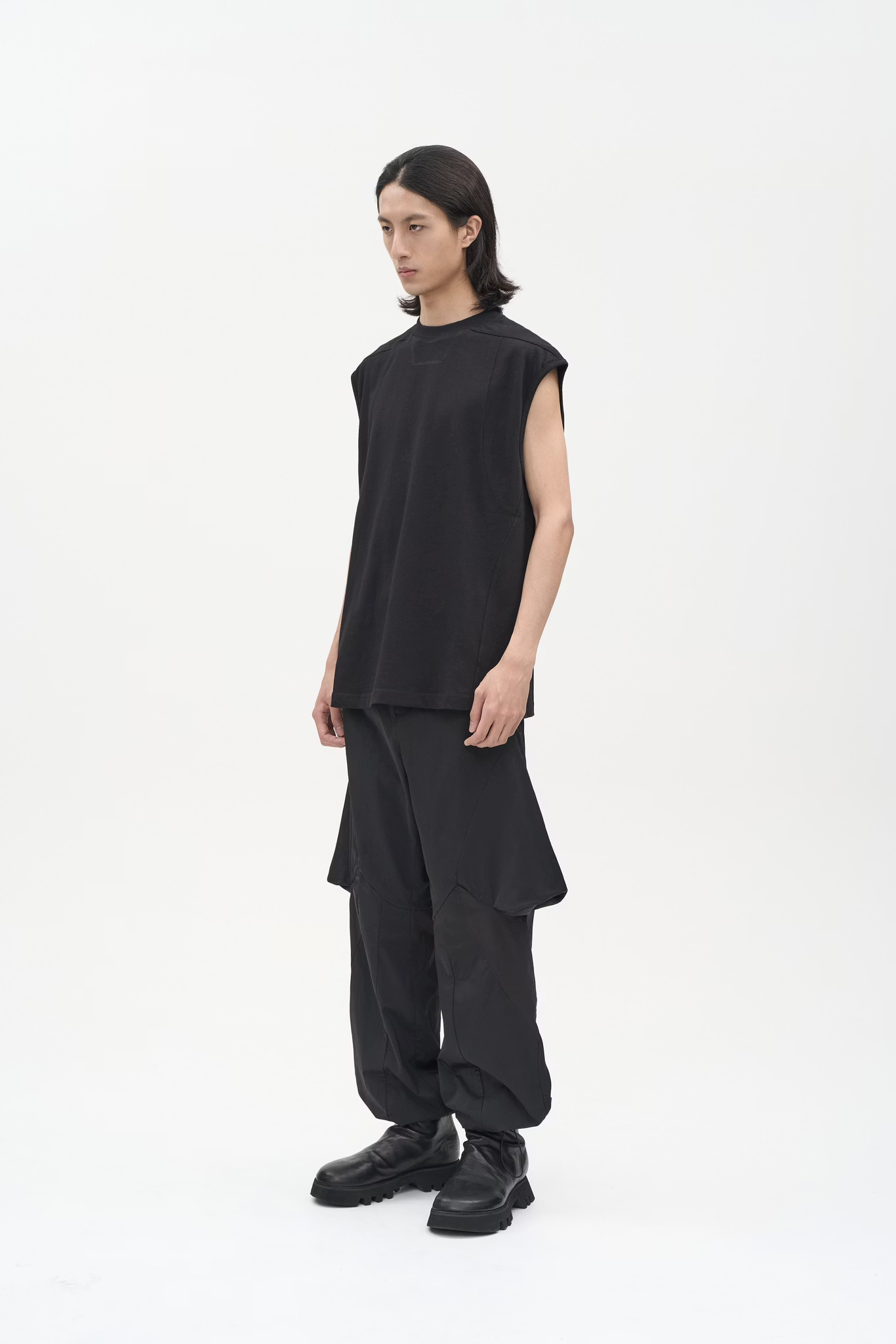 EQUALNEAR_Ra Tank (Black)
