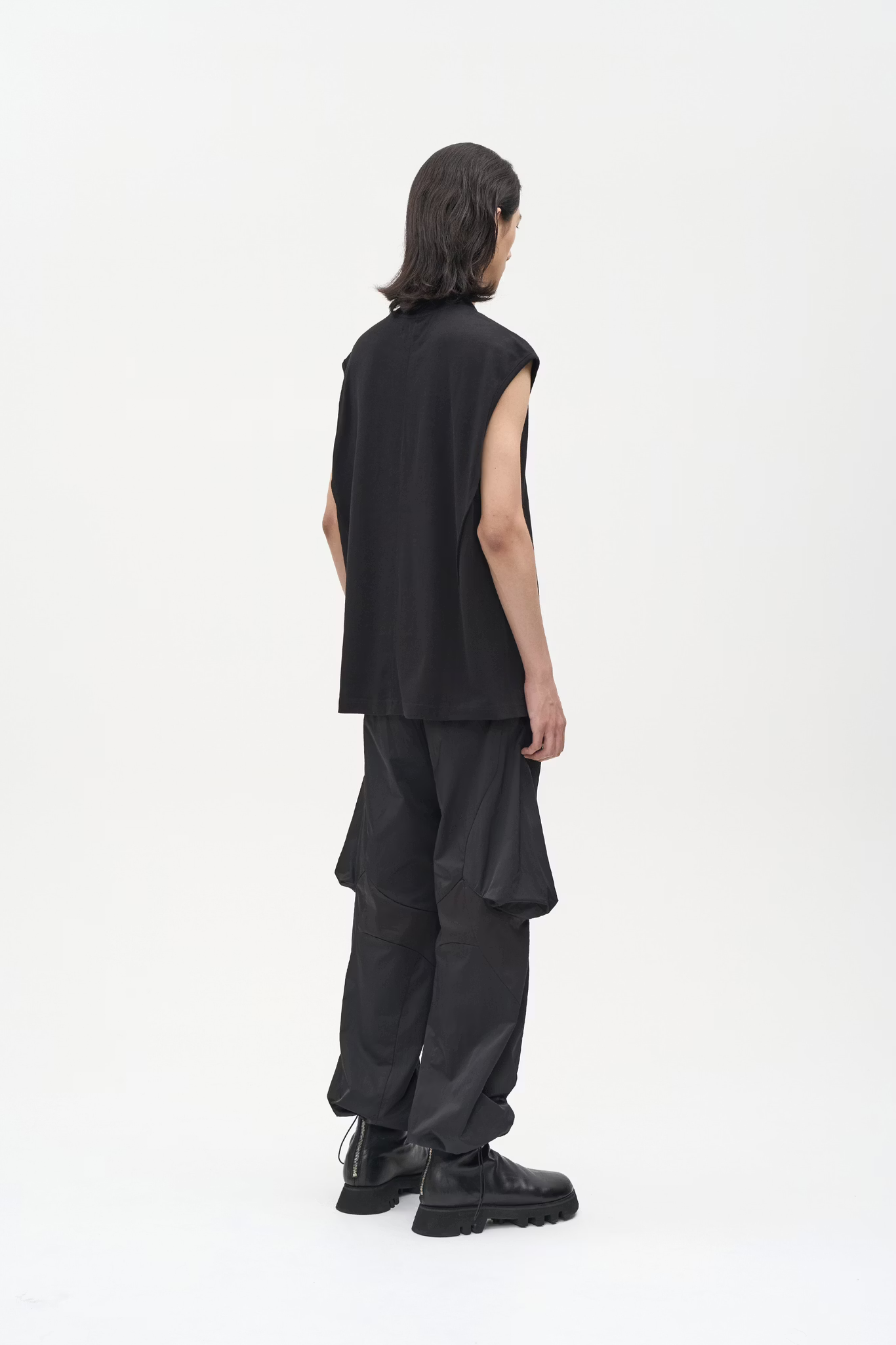 EQUALNEAR_Ra Tank (Black)
