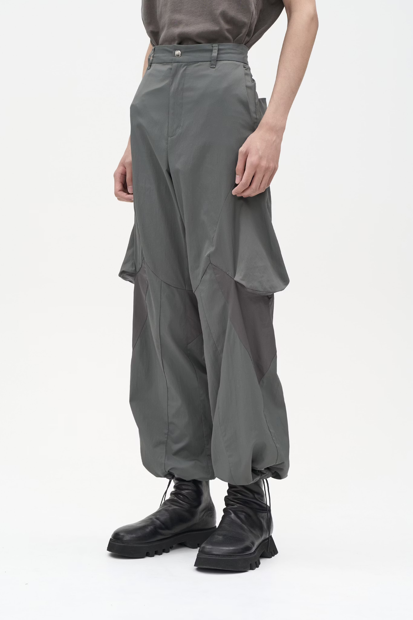 EQUALNEAR_Scarab Pants (Gray Green)