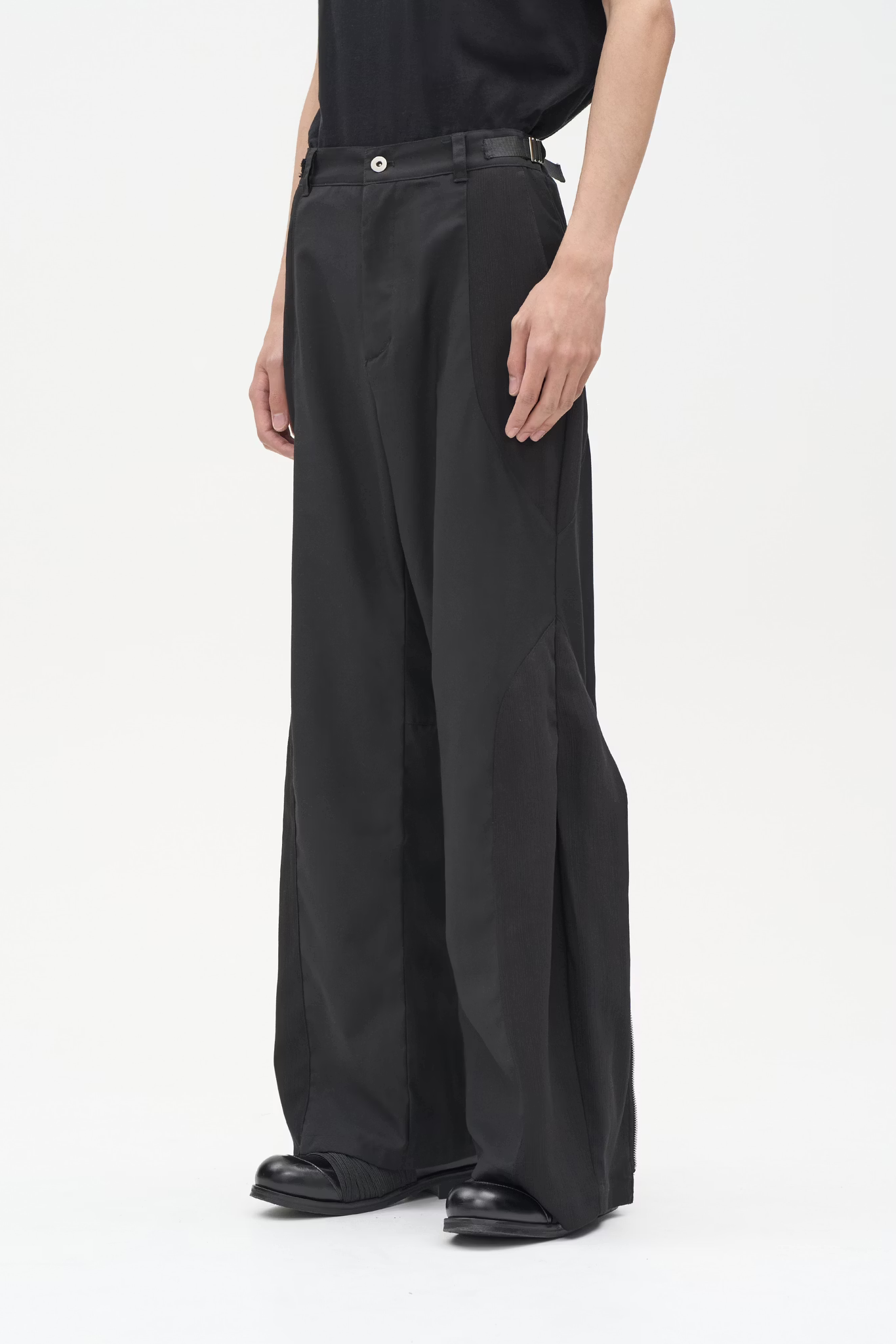 EQUALNEAR_Shadow Tailored Pants (Black)