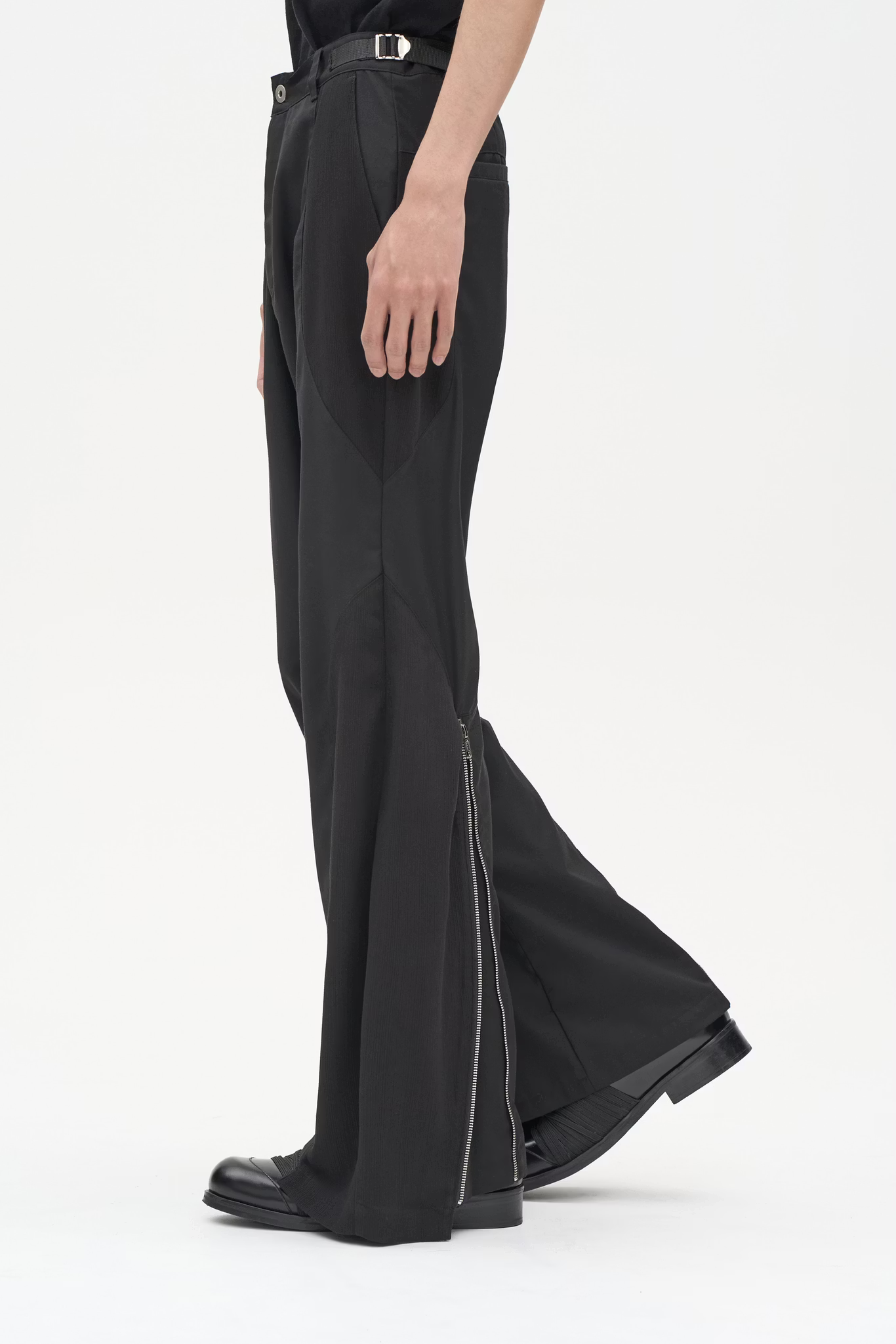 EQUALNEAR_Shadow Tailored Pants (Black)