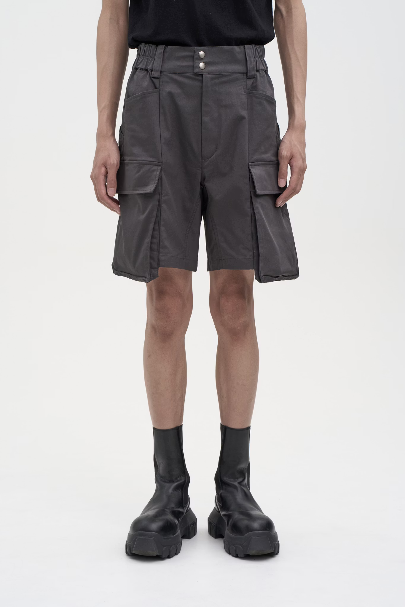 EQUALNEAR_Temple Run Cargo Shorts (Gray)