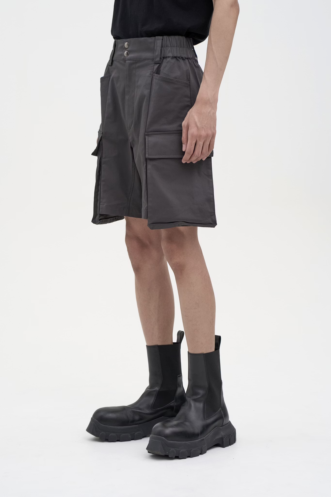 EQUALNEAR_Temple Run Cargo Shorts (Gray)
