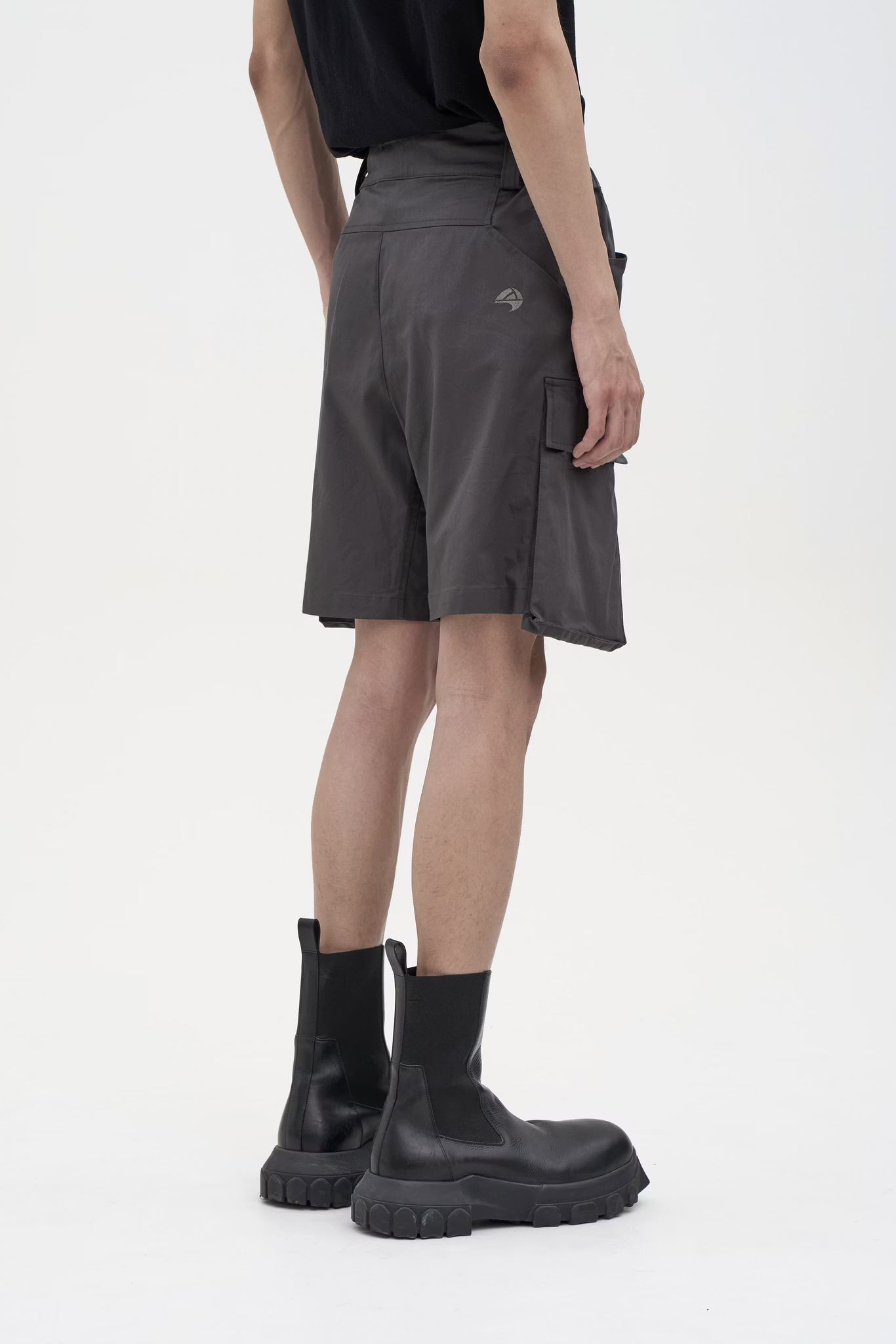 EQUALNEAR_Rift Logo Sweatpants (Gray)