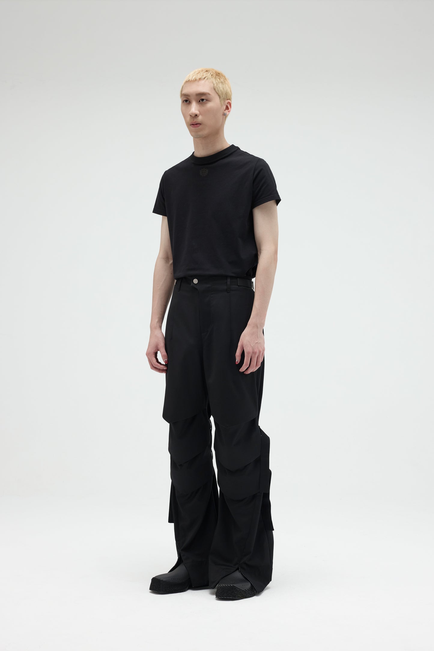 EQUALNEAR_Armor Flared Pants (Black)