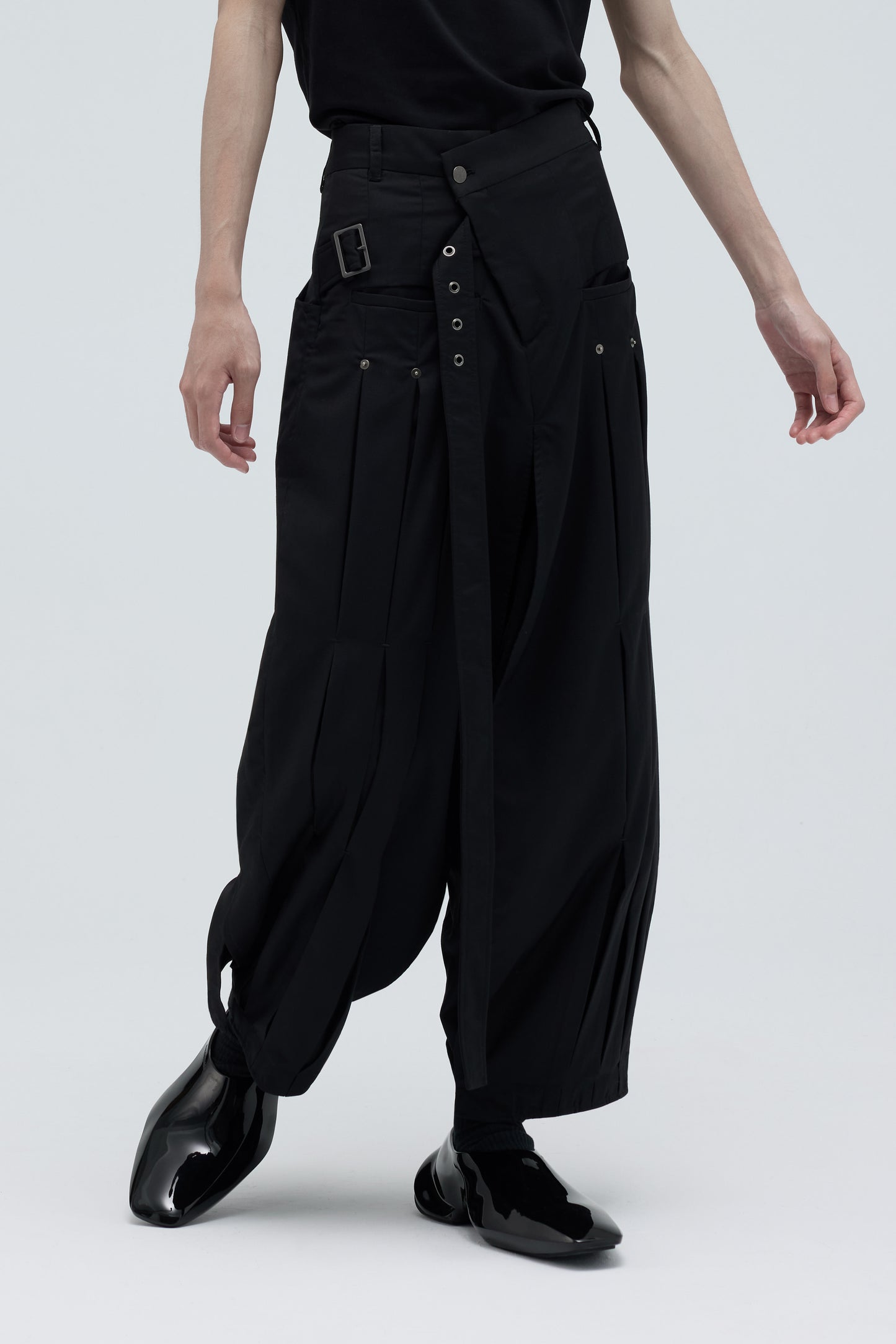 EQUALNEAR_Blade Pants (Black)