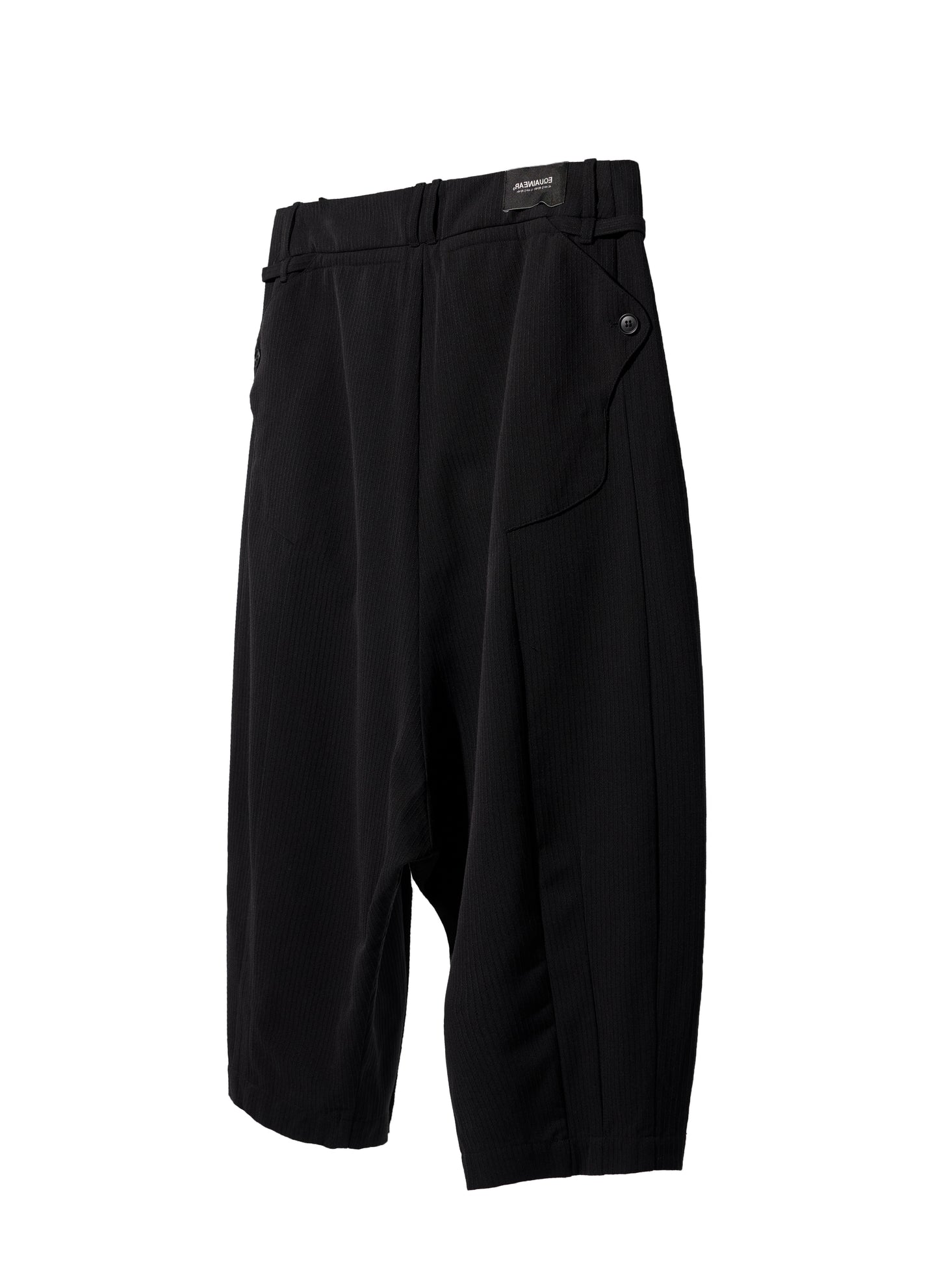 EQUALNEAR_Pilgrim Cropped Shorts (Black)