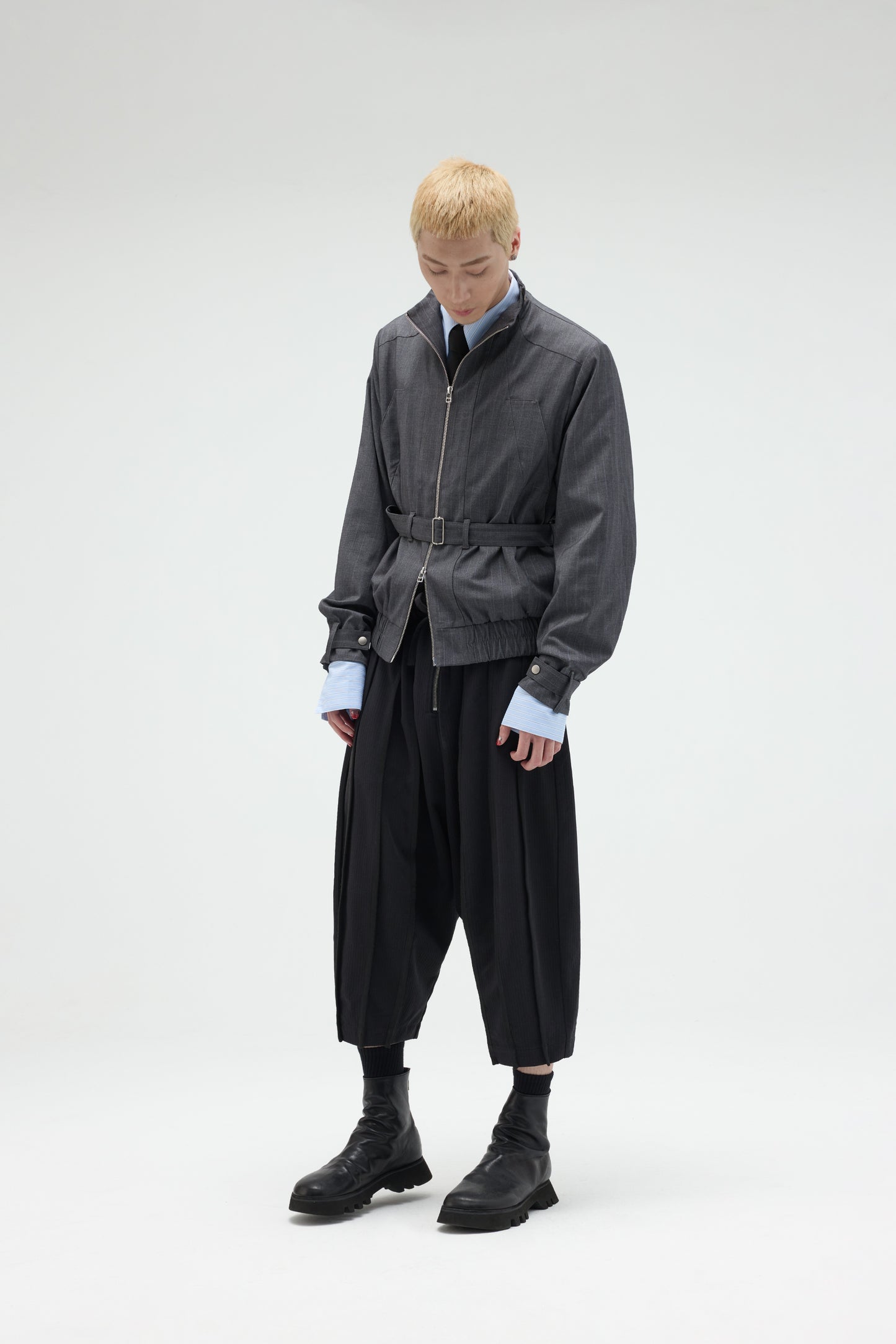 EQUALNEAR_Pilgrim Cropped Shorts (Black)