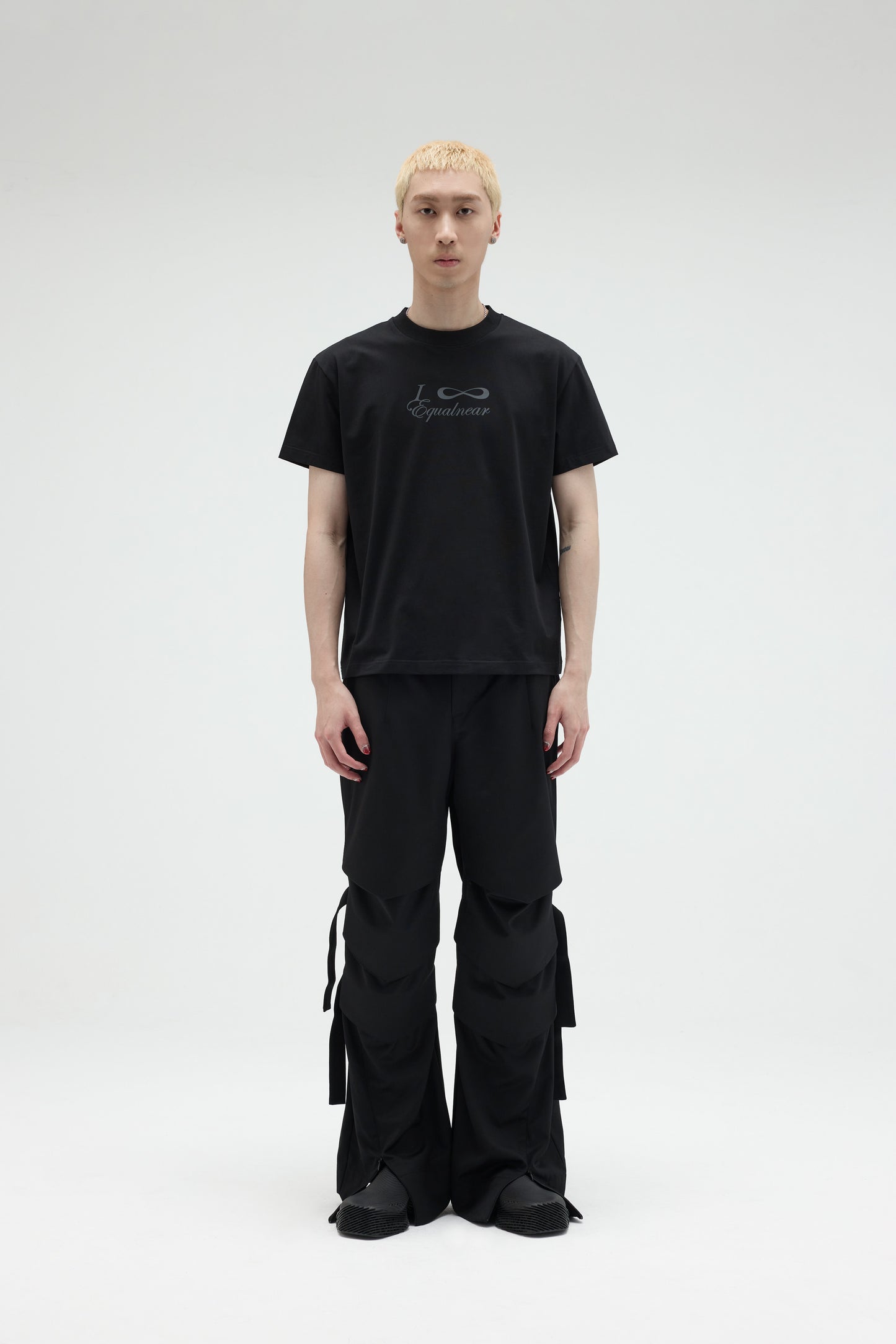 EQUALNEAR_EQ Souvenir Tee-Classic Fit (Black)
