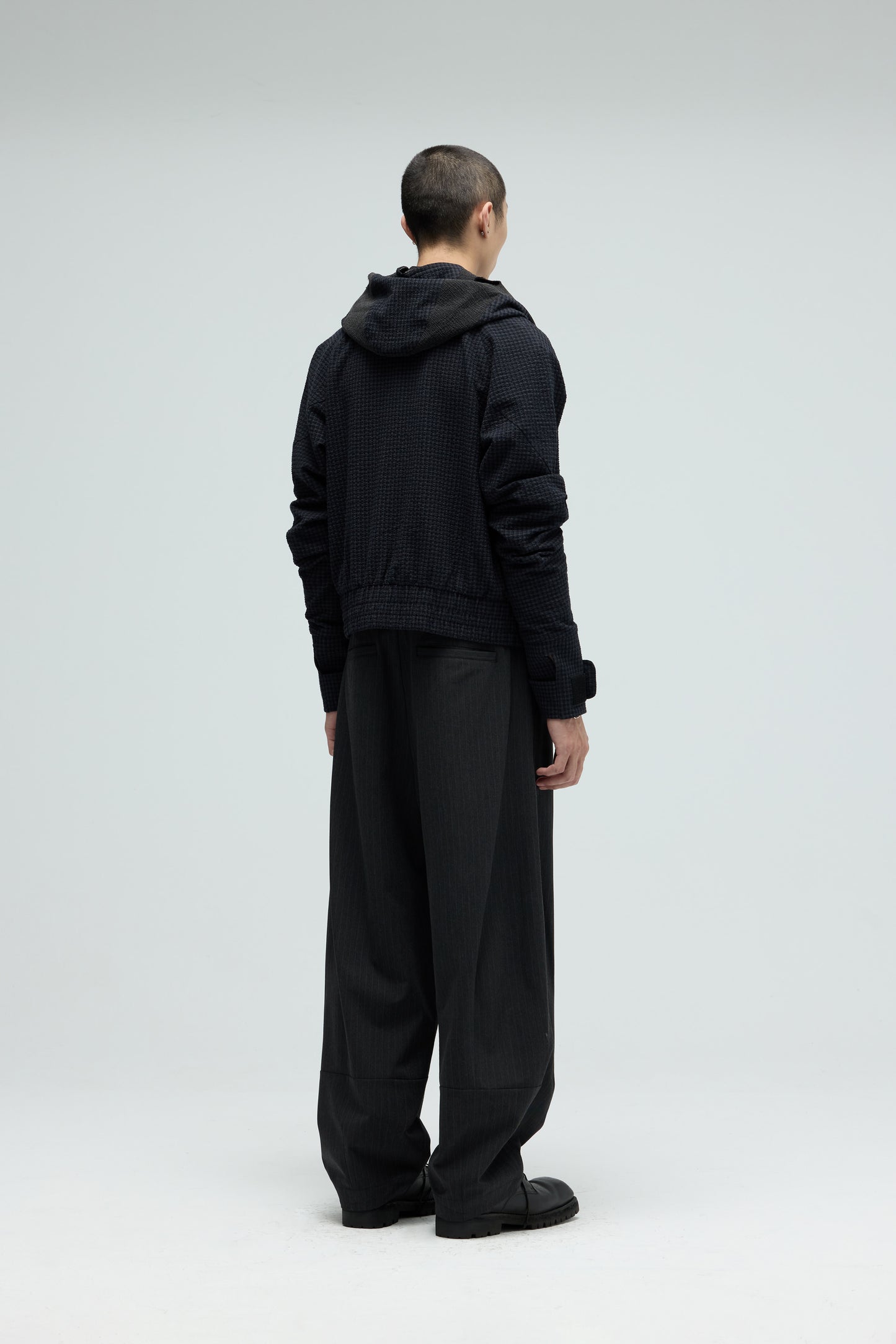 EQUALNEAR_Boxer Hoodie (Black)