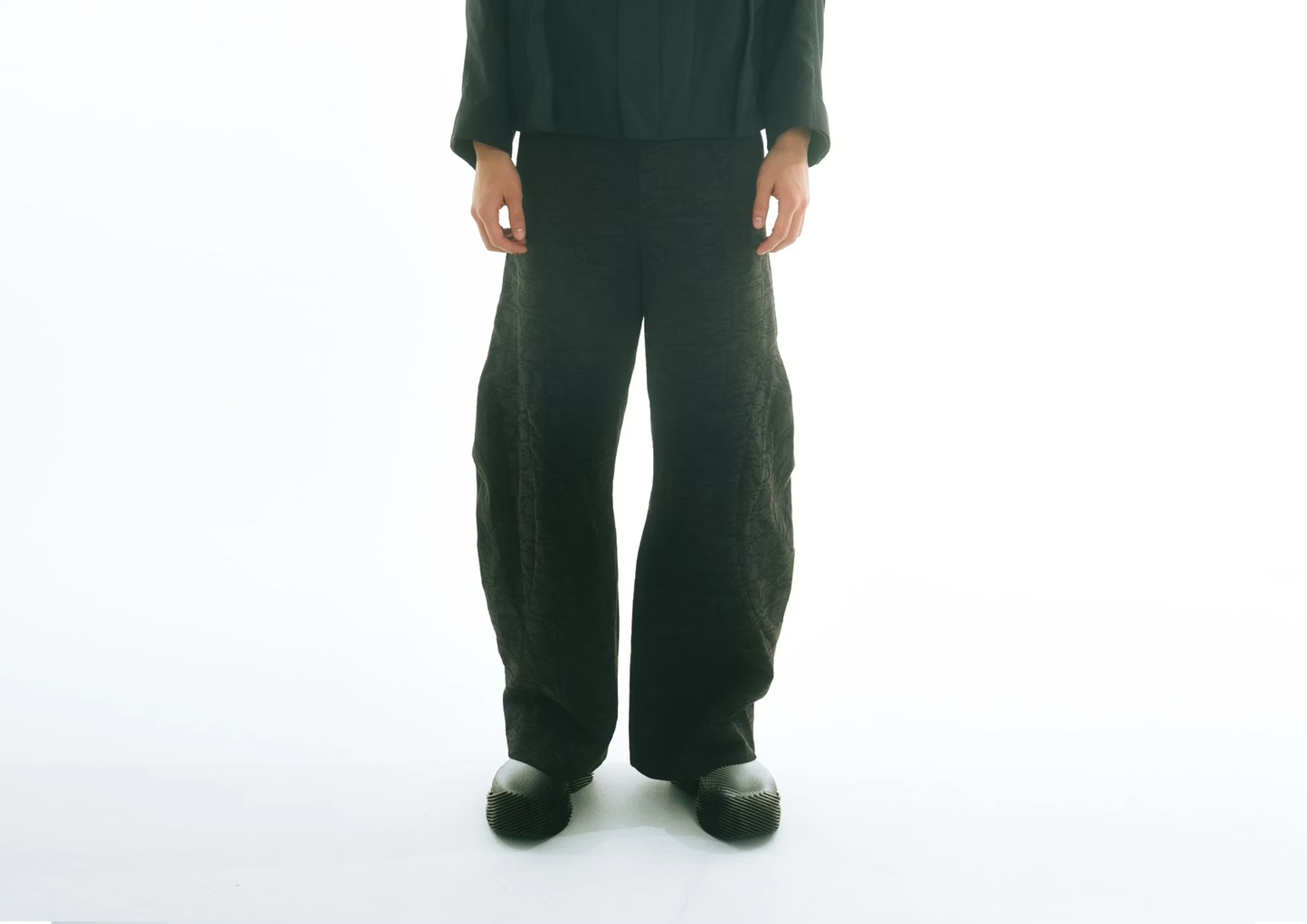 ALIVEFORM_STRATUM RUNNER (Charcoal)