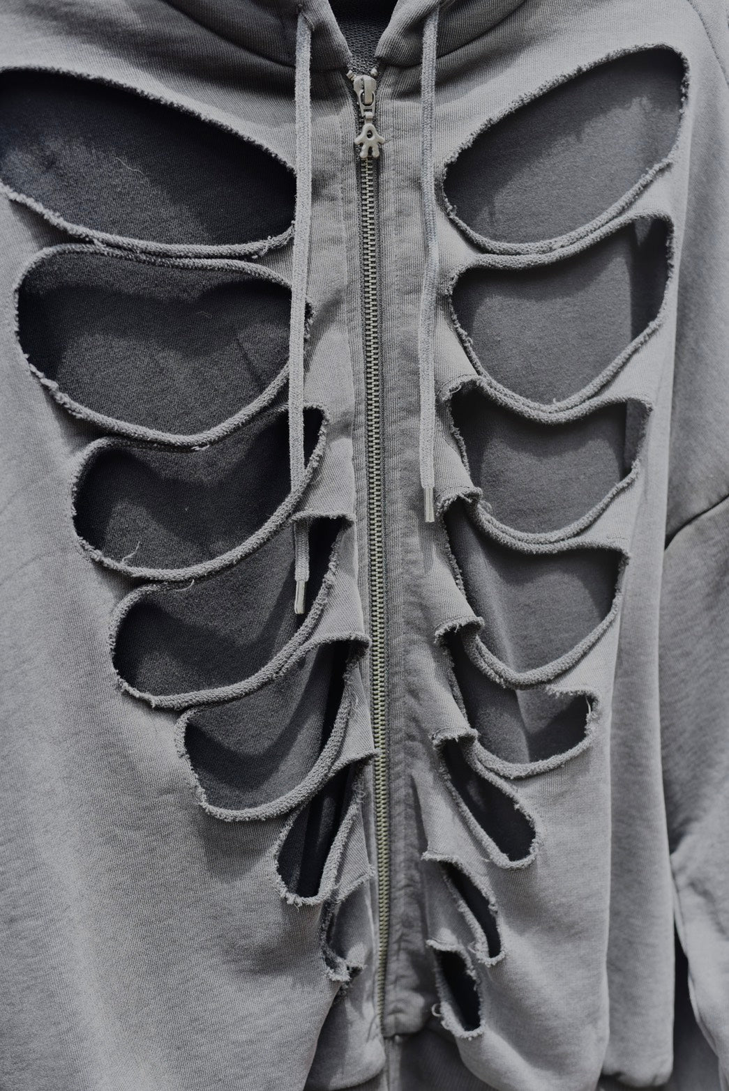 AVAVAV_OS SHOULDERLESS HOODIE CUT-OUT (Black)