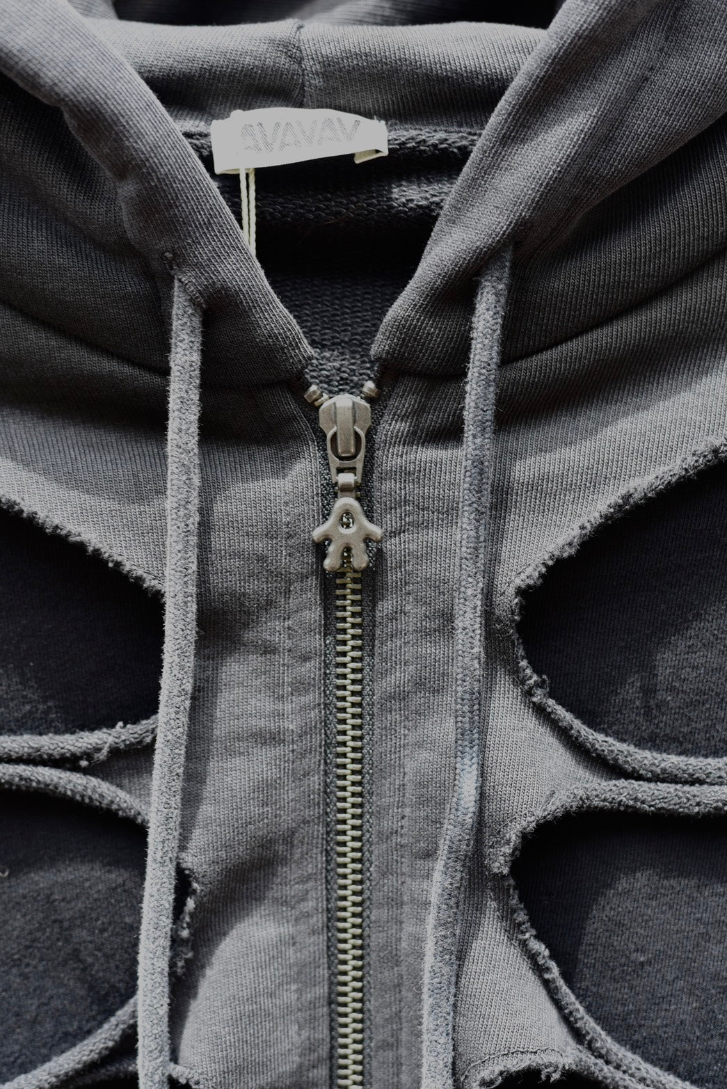 AVAVAV_OS SHOULDERLESS HOODIE CUT-OUT (Black)