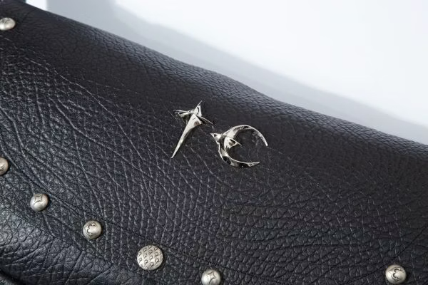 Thug Club_Dragon Messenger Bag (Black)