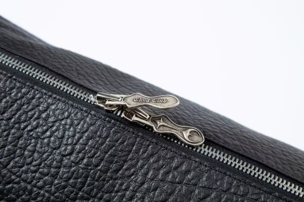 Thug Club_Dragon Messenger Bag (Black)