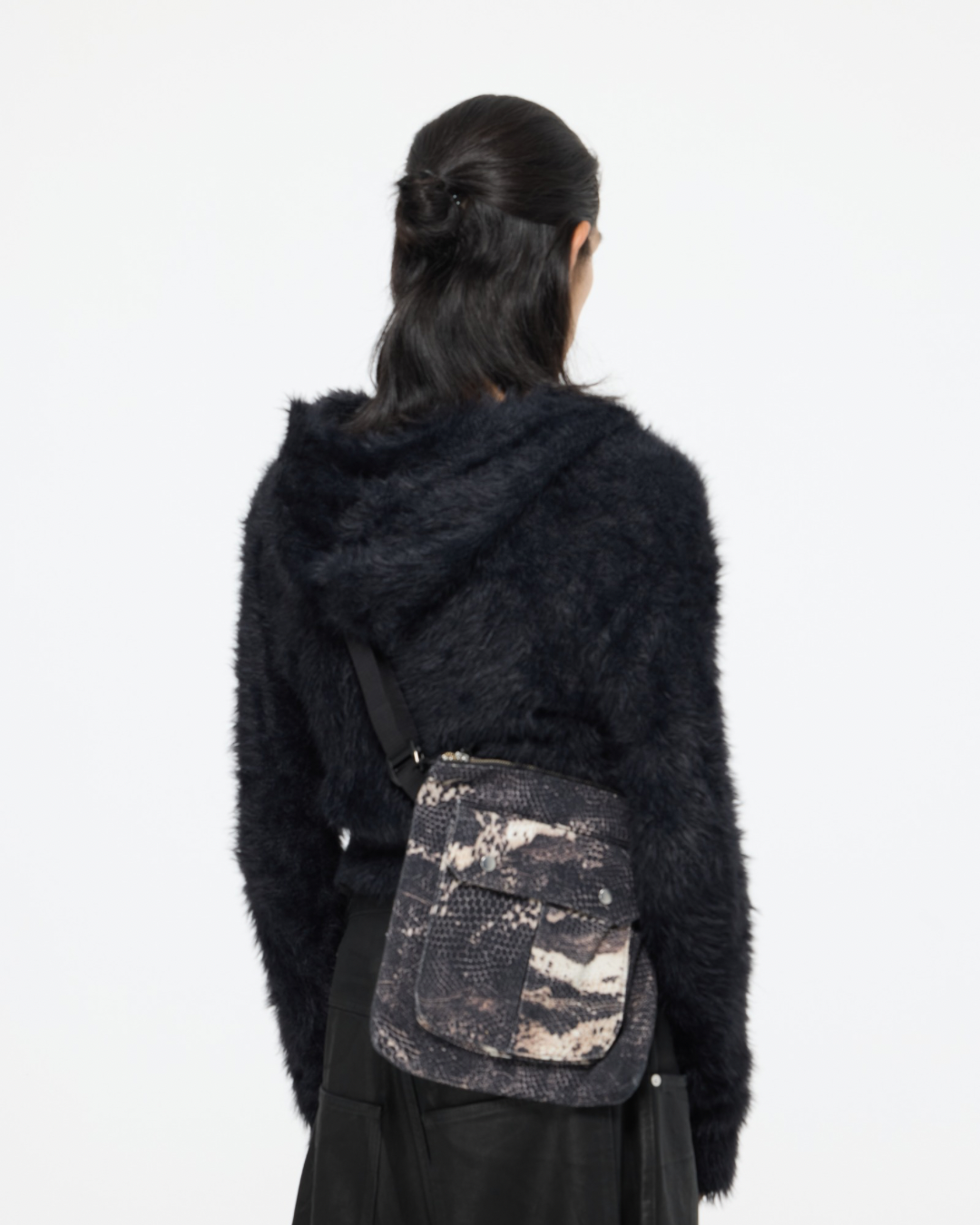 blANk_SET STUDIO_CARGO BAG (Snake Pattern)